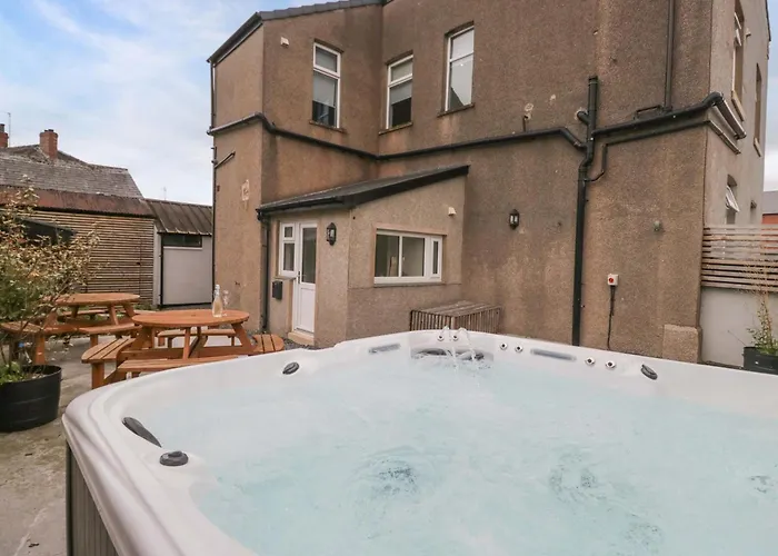 Lund House ألفرستون